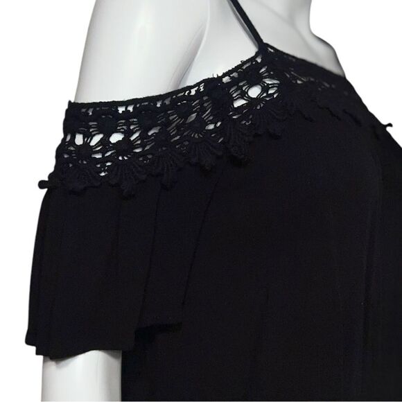 Cold-Shoulder Crochet Top (S) - Picture 3 of 13